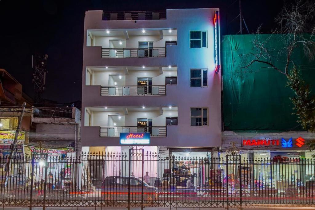 Hotel Classic Paradise New Delhi Exterior photo