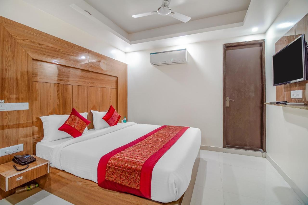 Hotel Classic Paradise New Delhi Exterior photo
